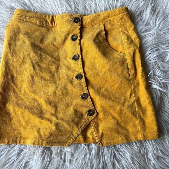 Fashion on Earth Corduroy Mini Skirt yellow Size small - Picture 1 of 3